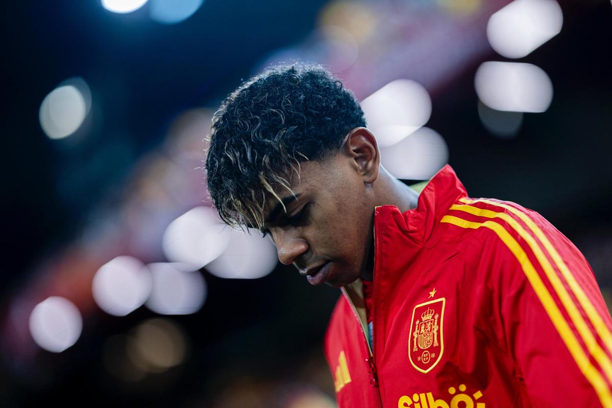 高开低走！达卡里·约翰逊首节10分&后三节仅3分（从火热到沉寂：达卡里·约翰逊首节10分，后三节仅3分）