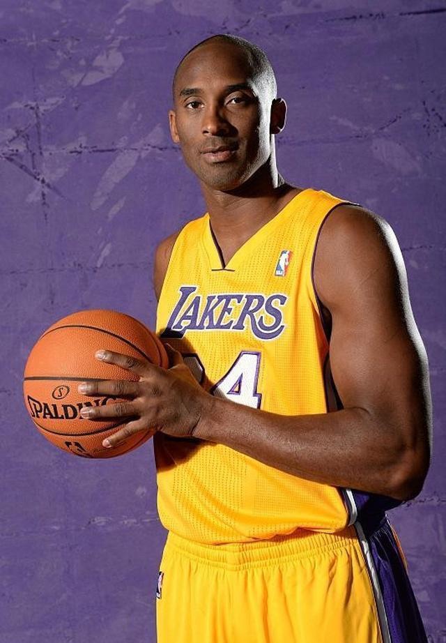 选择在伯纳乌领德国骑士十字勋章，克罗斯：皇马一直是我的家（克罗斯在伯纳乌获颁德国骑士十字勋章：皇马永远是我的家）