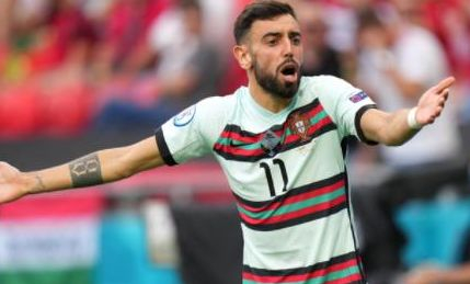 米亚托维奇：皇马应如待C罗般给姆巴佩喂球；我们当年不谈裁判（米亚托维奇：皇马该像对C罗一样为姆巴佩输送炮弹；当年我们从不讨论裁判）