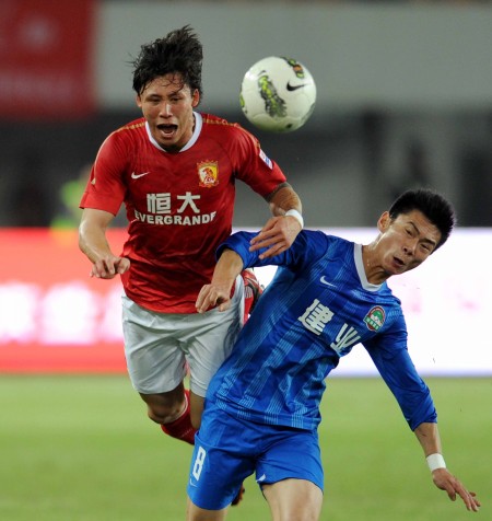 卡莱尔：有几个判罚我们本该争取到，这么说不会被罚4万美元吧（卡莱尔谈争议判罚：有些哨子应吹给我们，希望别因此被罚4万美元）