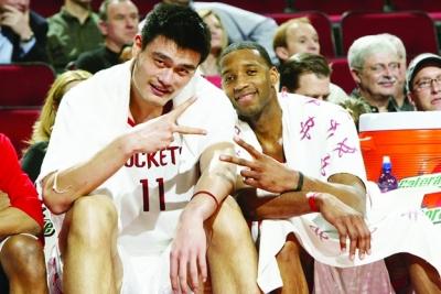 多纳鲁马身价上涨500万至4500万欧，领跑世界门将身价榜（多纳鲁马身价升至4500万欧，涨500万登顶全球门将身价榜）