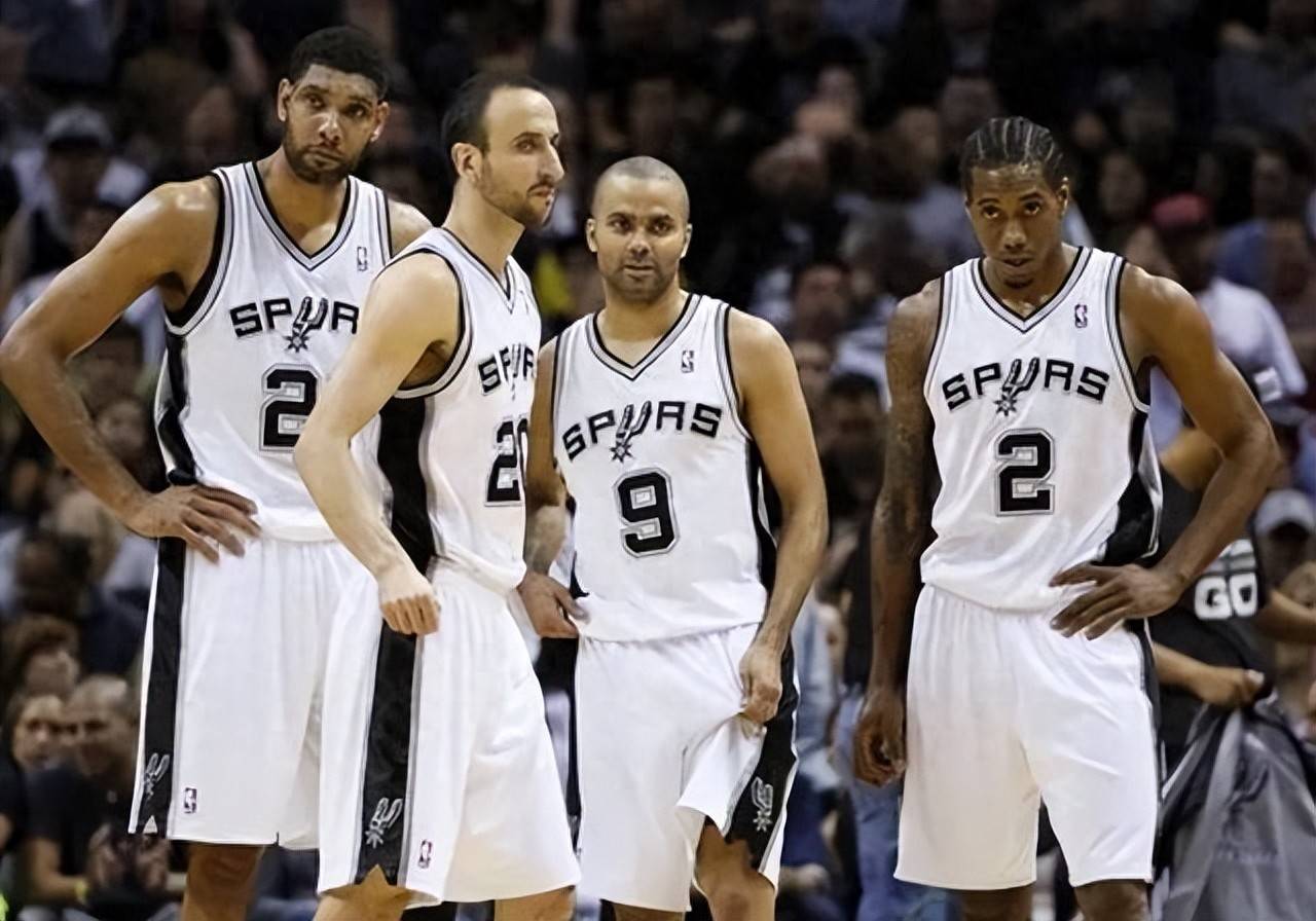 贝纳蒂亚：除了德布劳内，夏窗我们还联系过韦斯利-福法纳（贝纳蒂亚：今夏除德布劳内外，我们也与韦斯利-福法纳有接触）