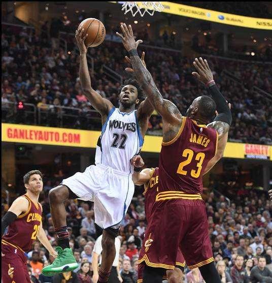 王上源：当年去欧洲试训太煎熬，大概一年时间活在未知世界里（王上源：当年赴欧试训艰难至极，近一年都在不确定中度过）