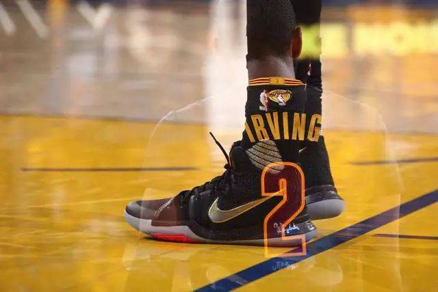 太阳主帅奥特打造团队篮球，助攻数超湖人一倍防守更强（奥特执教的太阳打出团队篮球：助攻是湖人的两倍，防守更强硬）