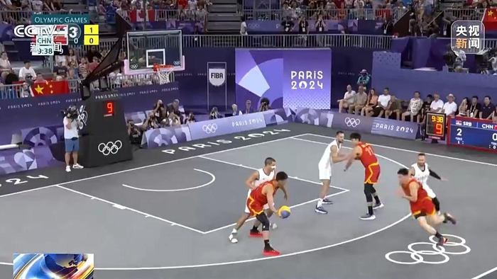 足球这项运动陪伴了我整个初高中，今天我十八岁了，...（从初高中到十八岁，足球一直在我身边…）