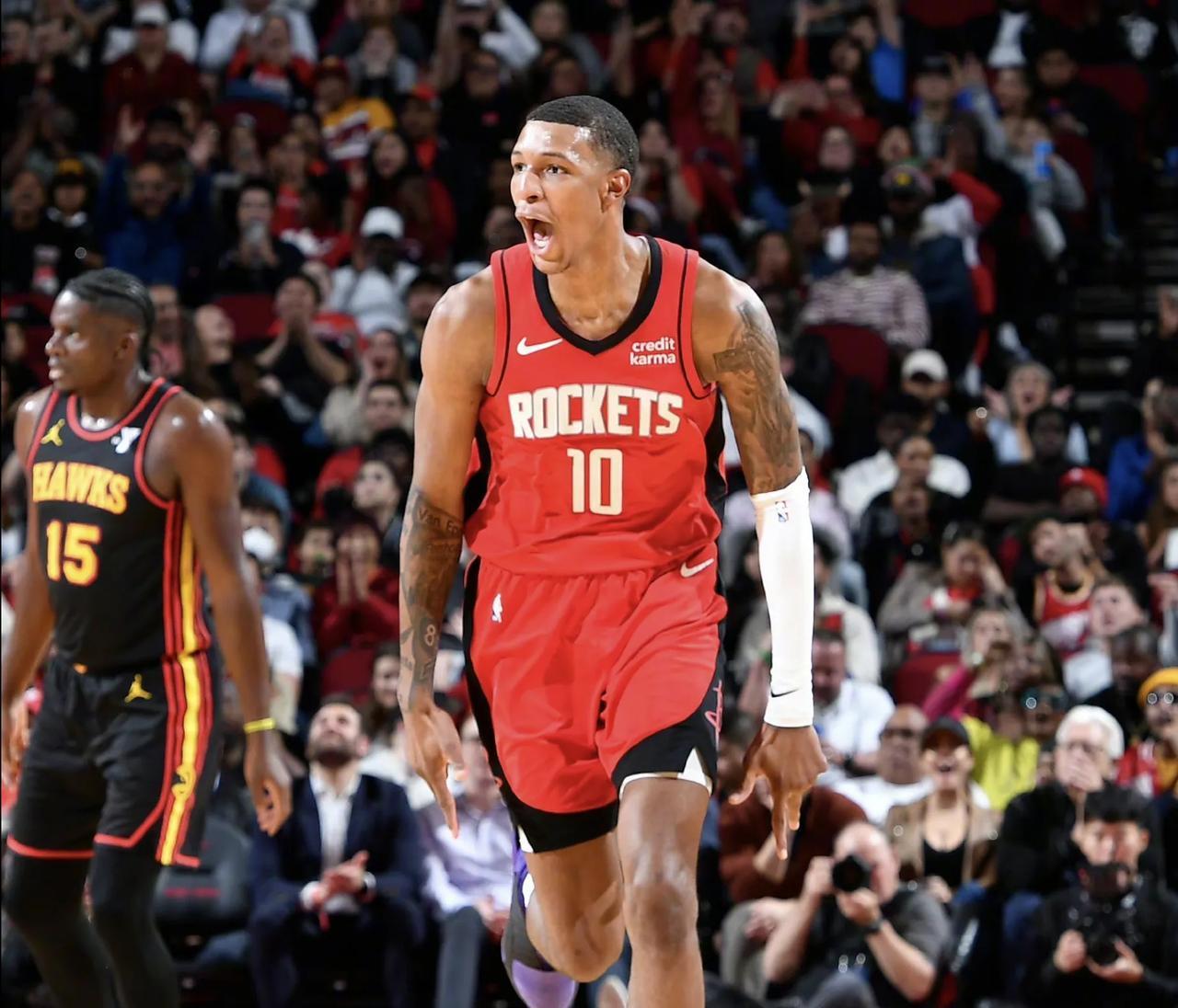 挡不住的阿门！火箭汤普森轰26分7板5助：19中12打爆湖人内线（火箭阿门·汤普森爆发，19投12中砍下26分7板5助，强势碾压湖人内线）